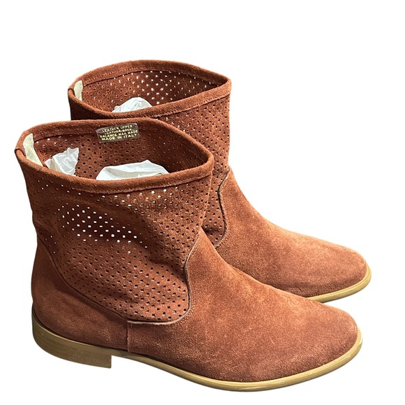 sundance boutique Shoes - Sundance Suede  Perforated Ankle Boots Made‎ in Italy Rust Brown   39